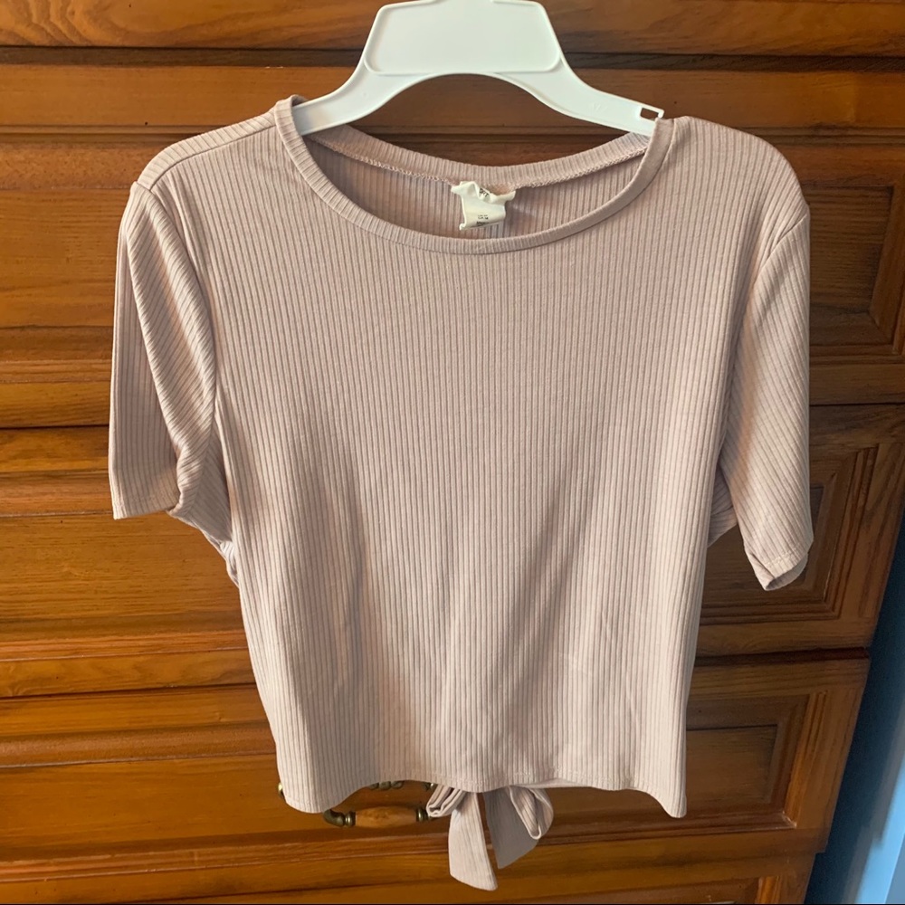 H&M Sport with Cut-out